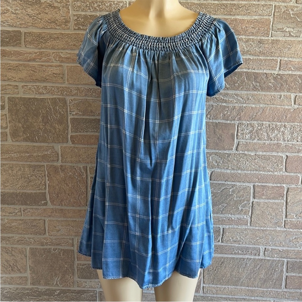 Abercrombie & Fitch Over The Shoulder Chambray Dress - Picture 1 of 6
